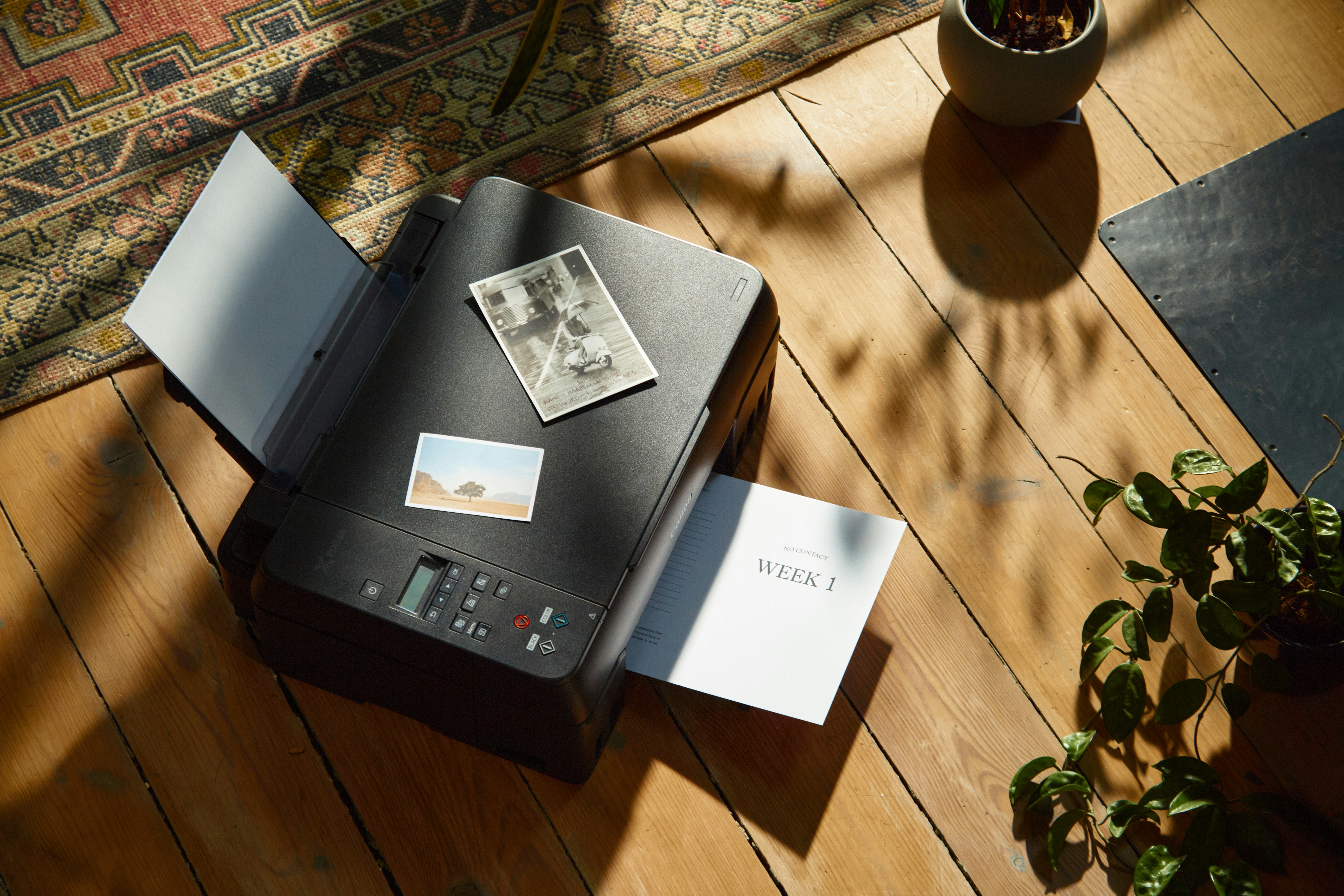 Expert technician providing professional printer support